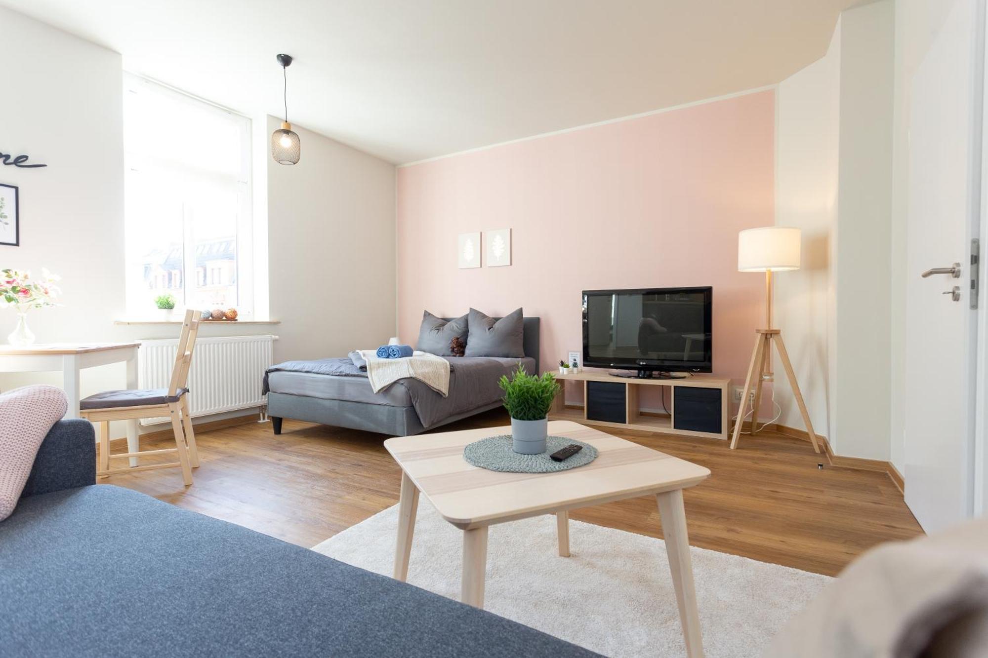 Fullhouse - - F45 - Smarttv - Nespresso Zwickau